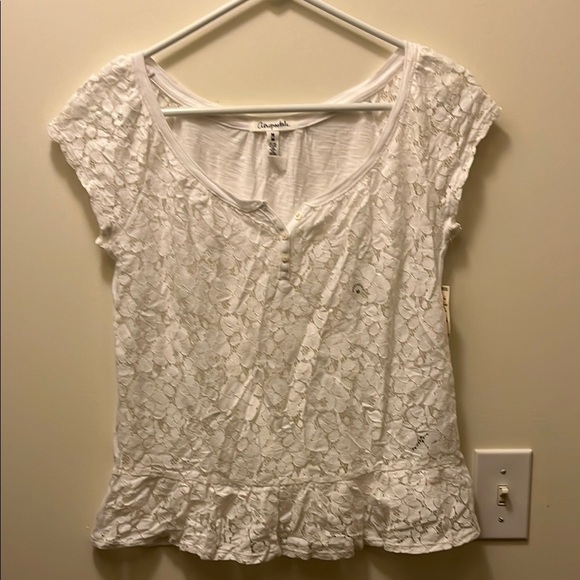 NWT Aeropostale White lace Cap Sleeve Blouse size medium. - Picture 1 of 9